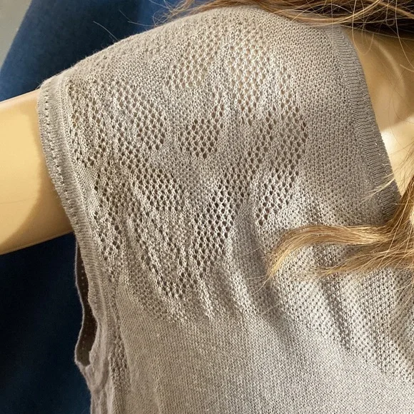 Ann Taylor Grey 100% Cotton lightweight Sweater size M. - Picture 2 of 10